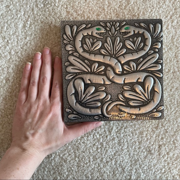 LitJoy Crate's "Harry Potter" Secret Chamber Notebook - Picture 8 of 9